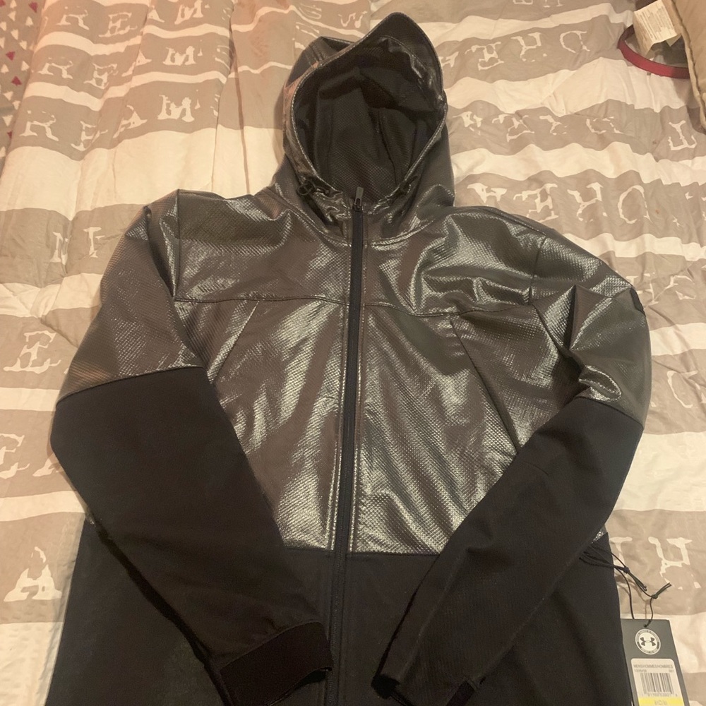 Under Armer Men’s ColdGear Windbreaker/jacket